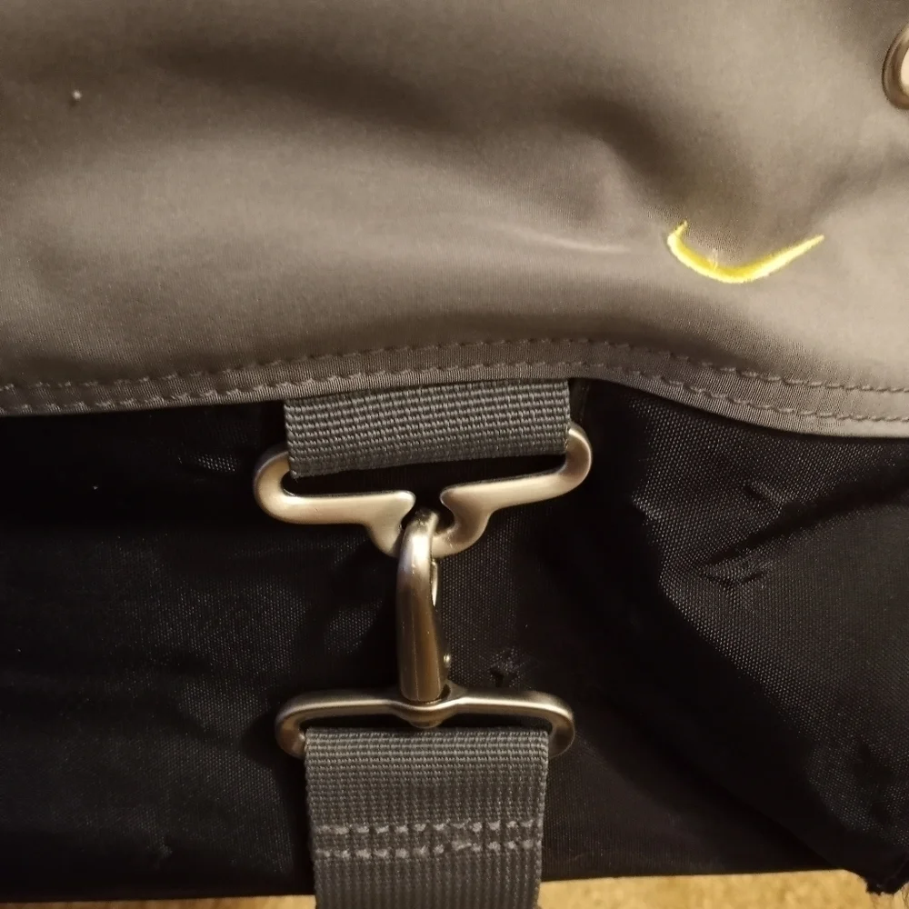 Nike Gray & Black Gym/Carry All Shoulder Bag